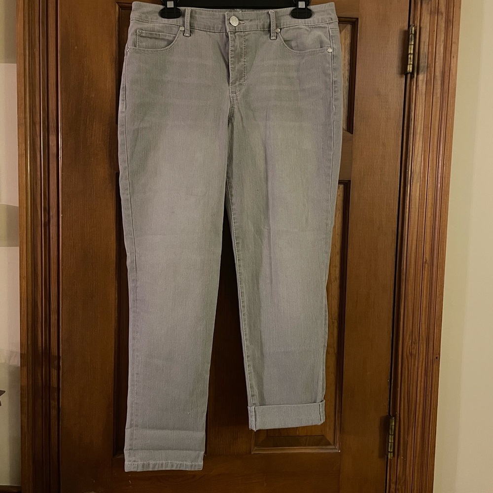 Gloria Vanderbilt Gray Slimming Effect Cropped Jeans w/Back Pocket Detail,Size 8